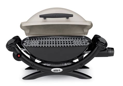 Although quite small at 145 square inches of cooking space, this model comes with fold away legs for easy. Best Portable Propane Grill For Camping Reviews 2020