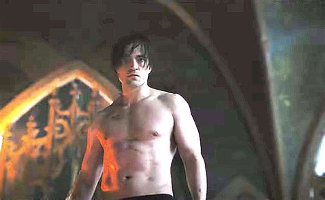 Robert Pattinson Goes Shirtless New ‘the Batman Trailer Watch