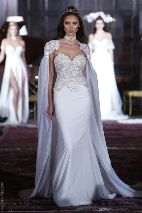 Tendencias 2017 Ny Bridal Week Novias Con Capa Blog De Webnovias