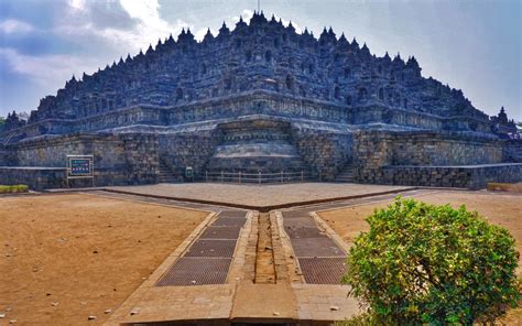 Candi Borobudur Jawa Tengah Lokasi Rute Dan Harga Tiket