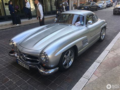 P robably best known for its 'gullwing' doors, the 300 sl is one of mercedes most well known automobiles. Mercedes-Benz 300 SL Gullwing V8 AMG - 27 september 2017 ...