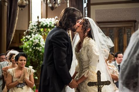 Ao saber da história, elisabeta (nathalia dill) não tem dúvida: Orgulho e Paixão: Cecília e Rômulo se casam mesmo após ...