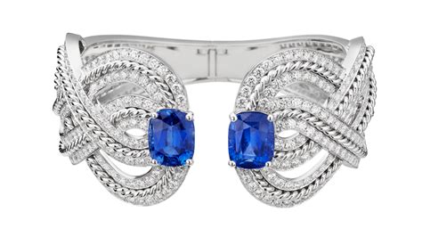 Chanel Fine Jewelry - Robb Report Chanel invites you to explore a unique selection of watches and fine jewelry.#chaneldreaming #chanelfinejewelry #chanelwatches discover more on.