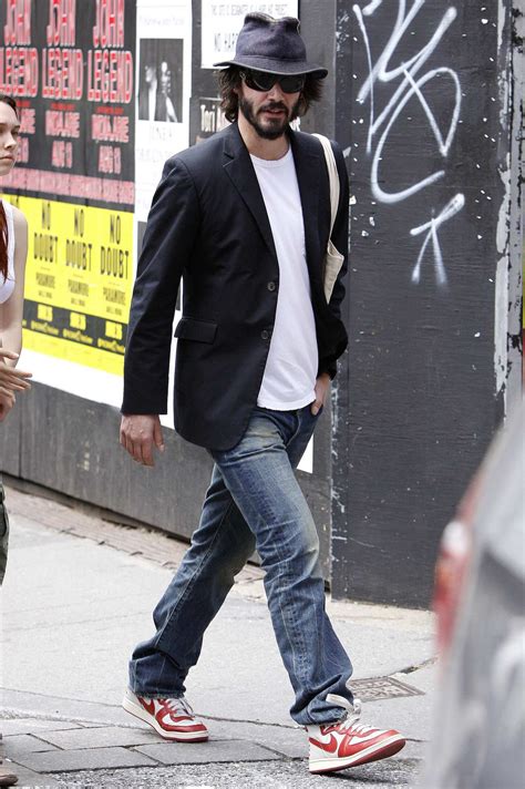 Just 47 Beautiful Photos Of Keanu Reeves Keanu Reeves Jackets Men Fashion Black Leather