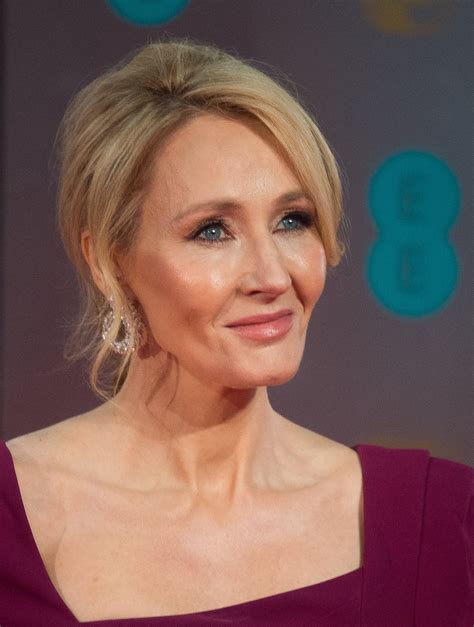 J.K. Rowling says young people should consider this when traveling