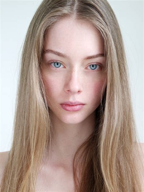 Classify Dutch Model Lauren De Graaf