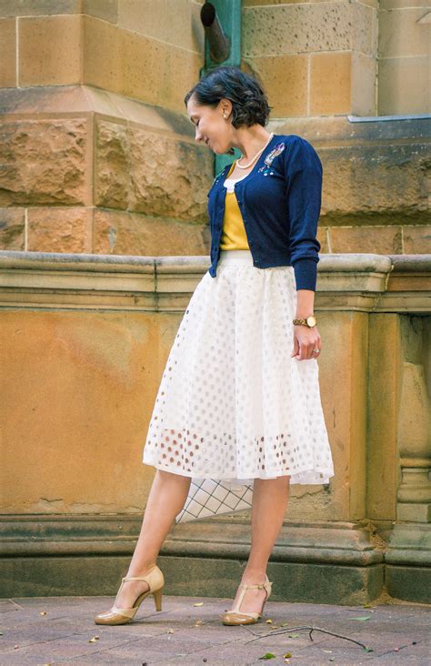 4 Ways To Style A White Eyelet Midi Skirt Lace Skirt Outfits