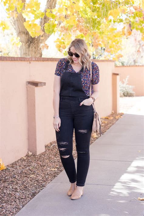 Black Overalls For Fall The Weekly Style Edit Middle Of Somewhere Fashion Week Everyday