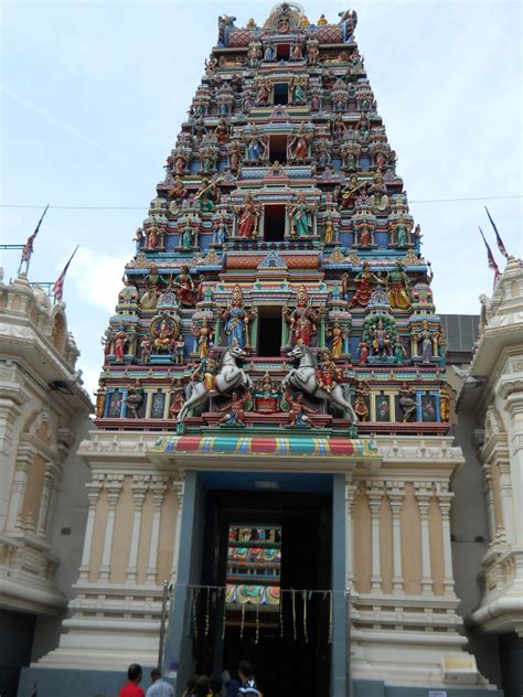 0.5km national mosque of malaysia masjid negara mosque in kuala lumpur. Thailand beyond solo backpacking: Sri Mahamariamman Hindu ...