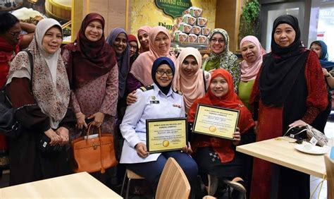 Sesungguhnya agama yang diridhoi oleh allah adalah islam. Raikan perbezaan agama, budaya