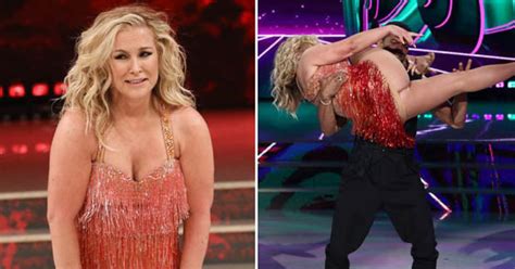 Anastacia Suffers Epic Wardrobe Malfunction On Dancing With The Stars Daily Star