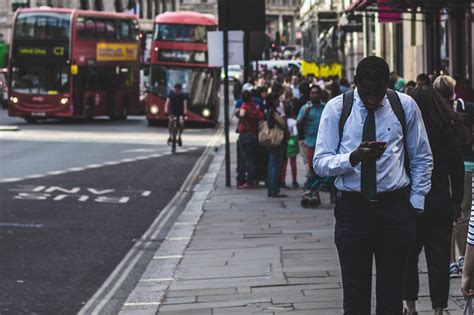 In London Six Smartphones Were Stolen Every Minute Last Year Gamingdeputy