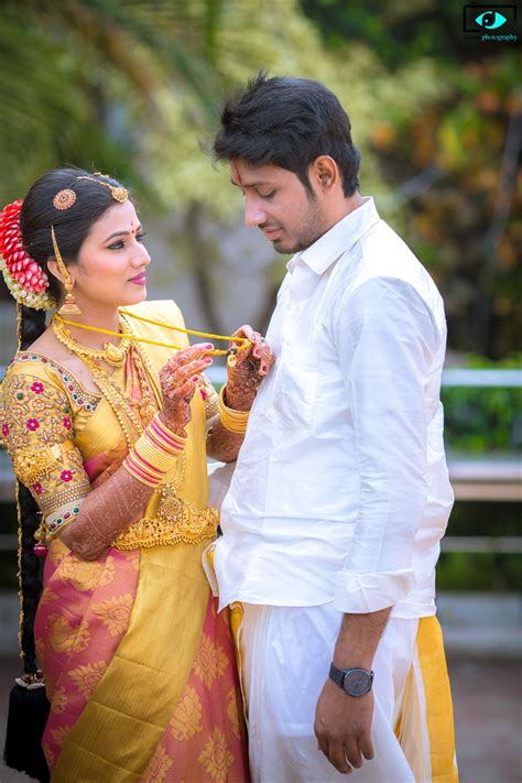Shopzters Is A South Indian Wedding Website Marriage Photoshoot Indian Wedding Couple Indian
