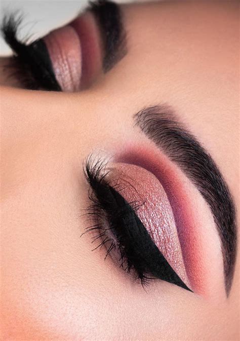 Gorgeous Eyeshadow Looks The Best Eye Makeup Trends Shimmery Pink Cut Crease