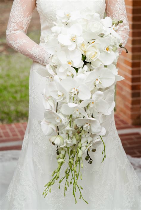 7 Houston Bridal Bouquets In Full Bloom | Bridal bouquet styles, Bridal, Bridal bouquet