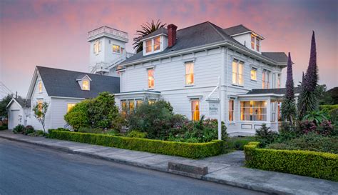 Beautifully Restored Historic Homes Leverage