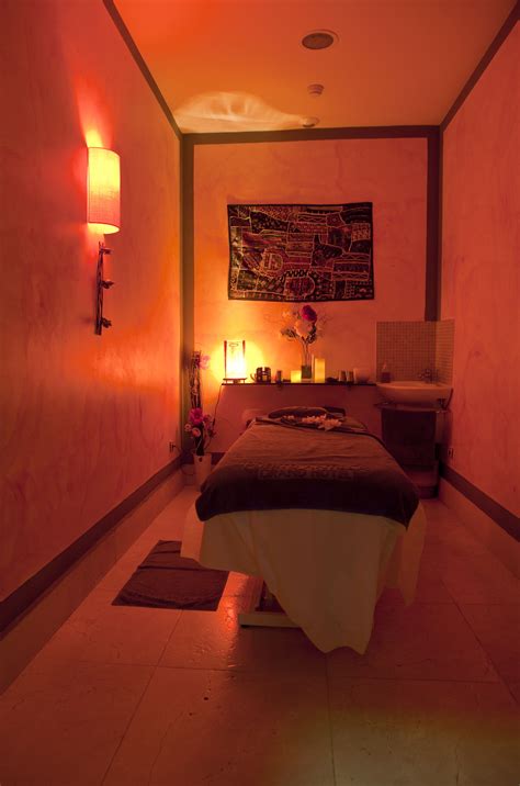 Massage Room Design Massage Therapy Rooms Beauty Salon Interior Salon Interior Design Pink