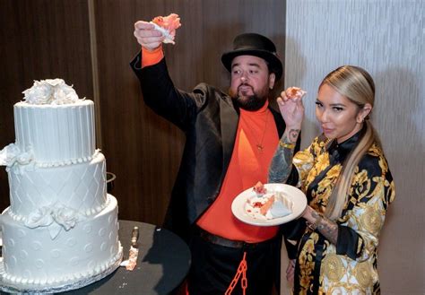 ‘pawn Stars Chumlee Grabs A Fistful Of Cake During Pre Wedding Bash