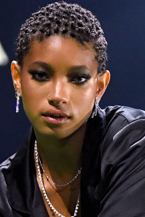 Willow Smith Shaves Her Head For Whip My Hair Performance Popsugar Entertainment