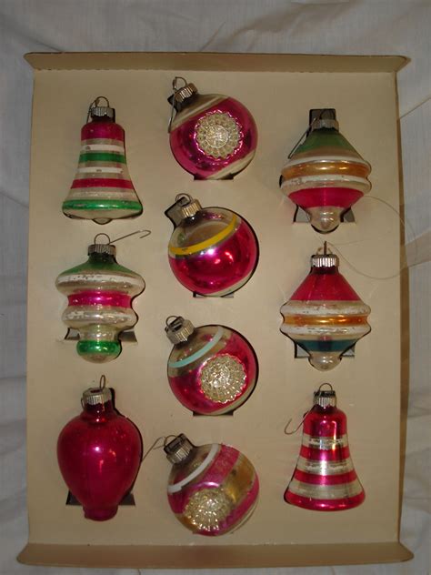 Is this the perfect christmas house? Vintage 1950's Christmas tree ornaments. | Vintage ...