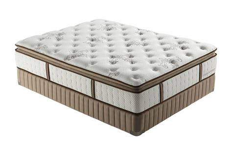 Our dedicated team of certified master craftsmen have honed and perfected their craft over time to ensure every mattress is exceptionally crafted to help you curate the bedroom you've always wanted. Stearns & Foster Judith Luxury Plush Pillow Top Mattresses