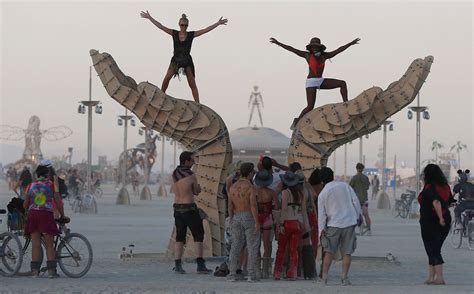 Durchgeknalltes Hippiefestival In Der Wüste Der Burning Man Von