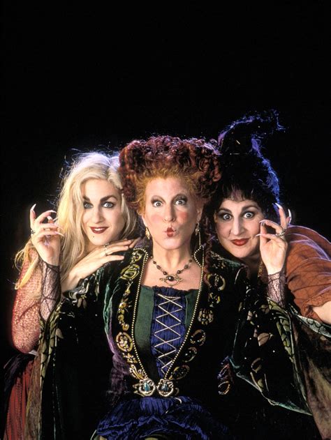 ‘hocus Pocus 2 Is Coming With Bette Midler Sarah Jessica Parker