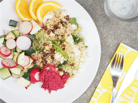 Combine cooled couscous mixture with tomato mixture, add. Couscous salaatti appelsiinikastikkeella