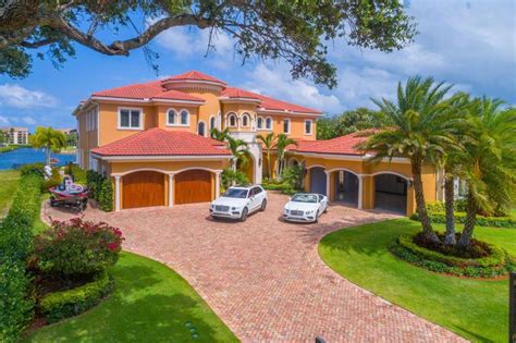 Offering high quality service to the palm beach gardens community. Exquisite Palm Beach Gardens Residence With Amazing Price ...