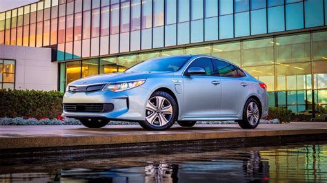 2018 Kia Optima Plug In Hybrid Review And Ratings Edmunds