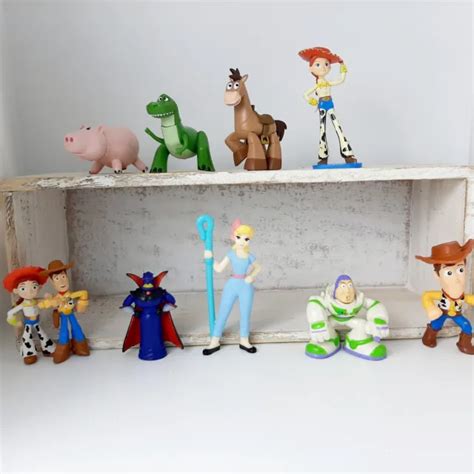 Lot Of 10 Toy Story Action Figures Woody Buzz Lightyear Zurg Jessie