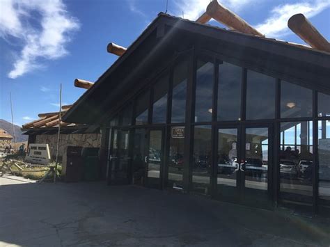 The alpine visitor center is only accessible part of the year (generally about memorial day to sometime in october) based on the seasonal opening and closing of trail ridge road. 2019年 Alpine Visitor Centerへ行く前に!見どころをチェック - トリップアドバイザー