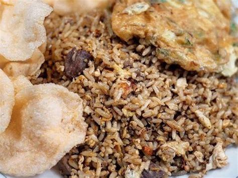 Resep nanas goreng ini begitu sederhana dan rasanya bisa menyaingi pisang goreng yang sudah lazim di masyarakat. 5 Nasi Goreng Unik Ini Pakai Tambahan Usus Hingga Bistik Ayam