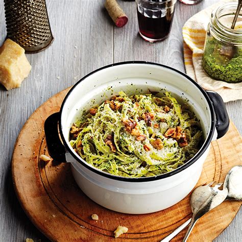 Chou frisé des recettes nourrissantes et délicieuses