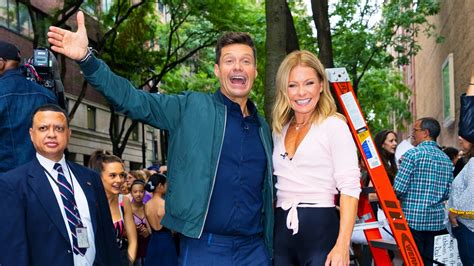 Kelly Ripa Mark Consuelos Criticized For Painful New Show As Viewers