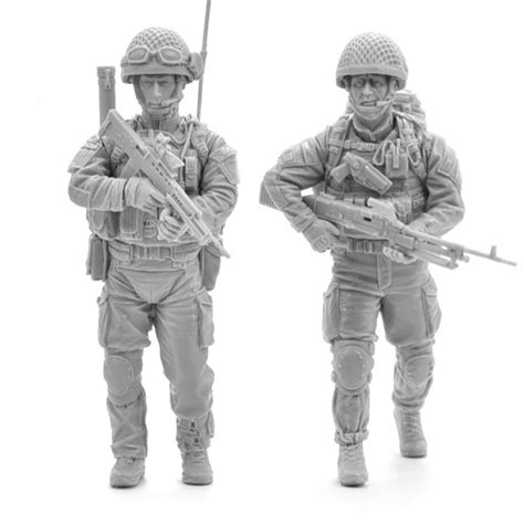 Buy 135 2 Paratroopers British Army Resin Model
