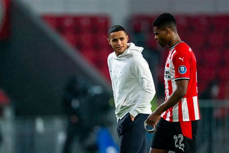 Maybe you would like to learn more about one of these? Schmidt gooit opstelling PSV opnieuw om: Ihattaren bij ...