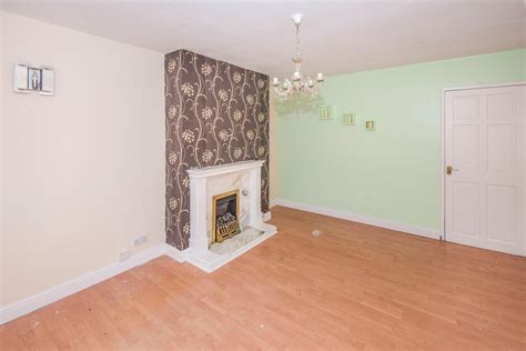 Hull gregson & hull is a privately owned and independently run firm of estate agents, with two offices covering the south dorset area. 3 bedroom end of terrace house for sale, Medina Road, Hull ...