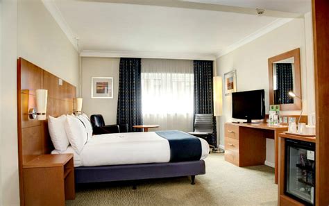 Oxford circus and london palladium theatre are also within 15 minutes. Holiday Inn London Regents Park, London | Book on ...