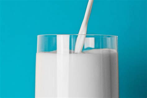 Why Milk Is An Effective Recovery Drink For Female Athletes Ftg