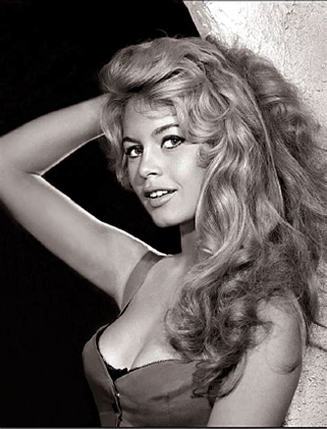 Brigitte Bardot Die Sieht Ja Aus Wie Eine Ente