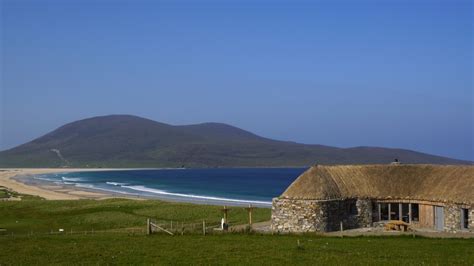 Curved house to blend into the stunning location | Isle of harris, Song of the sea, Stunning view