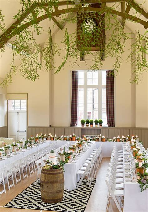 Source And Style A Chic Hall Reception Venue Wedding Ideas Magazine