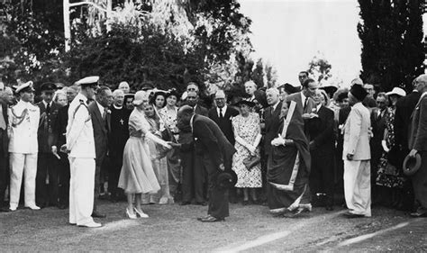 Shots of royal party arriving. Elizabeth Ii Kenya / O2d0n3kicj7ubm / What really happened ...