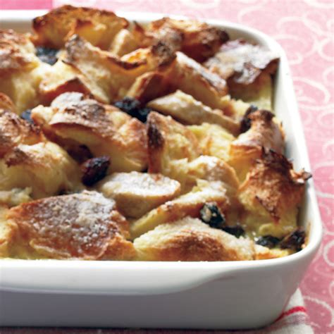 Enjoy these clean eating desserts even for breakfast or for a late night snack. Banana-Raisin Bread Pudding