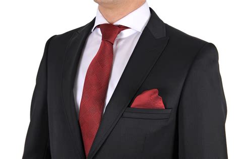 Черный костюм красный галстук 98 фото