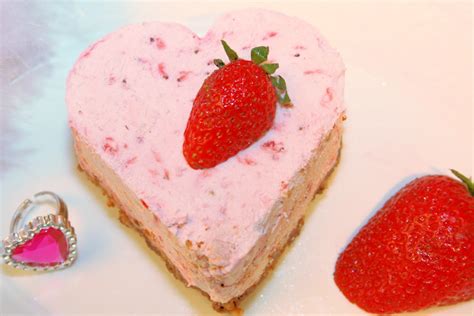 Check spelling or type a new query. Herz-Käsekuchen | Kuchen herzform, Schneller kuchen ...
