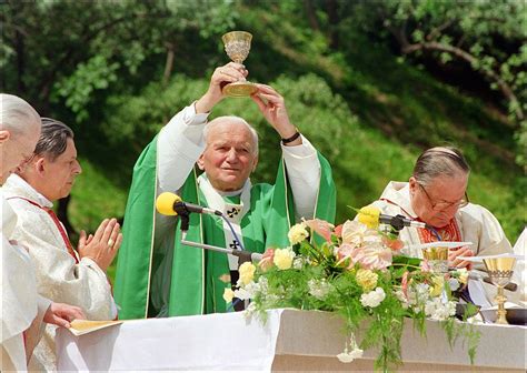 15 Quotes From St John Paul Ii On His Love For The Eucharist Catholic News Agency