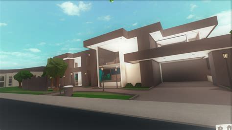 This is a fan group for the game welcome to bloxburg, if you would like to support me go to our store in the group and purchase any of our clothing. Bloxburg Quarantine House - Hd Football