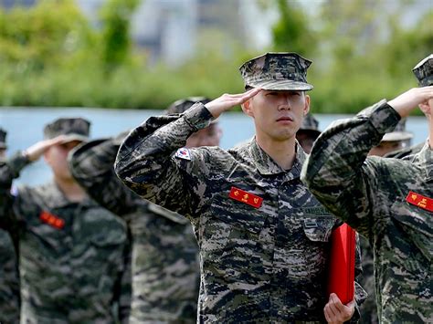 Tottenham Star Son Completes Military Training In South Korea As Top Recruit Daily Sabah